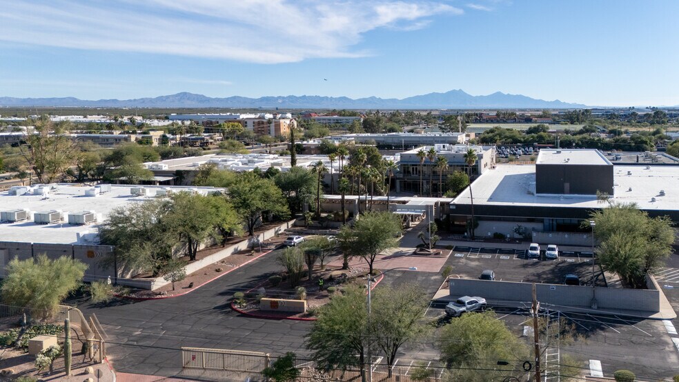 6730 S Tucson Blvd, Tucson, AZ à vendre - Photo du bâtiment - Image 2 de 8