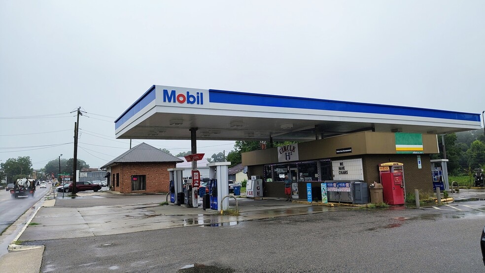 401 Monroe St, Carthage, NC for sale - Building Photo - Image 1 of 8