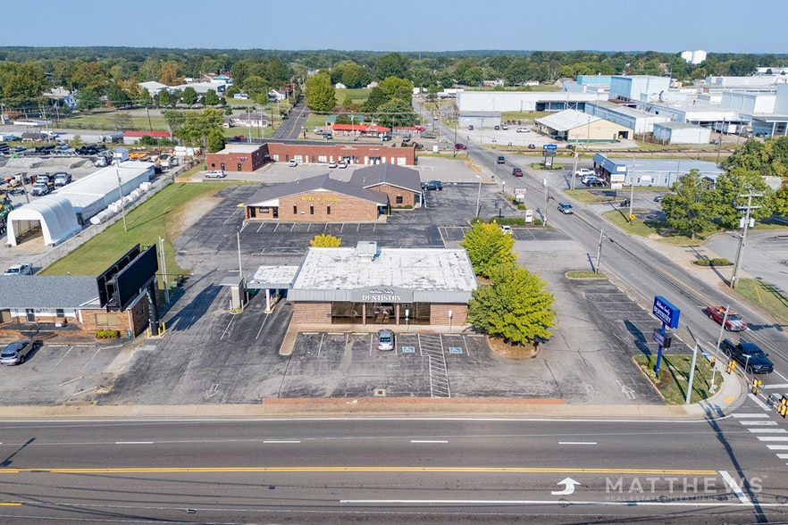 1225 N Locust Ave, Lawrenceburg, TN for sale - Building Photo - Image 2 of 3
