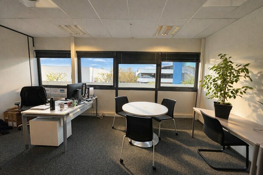 Bureau dans Labège à louer - Photo du bâtiment - Image 3 de 11