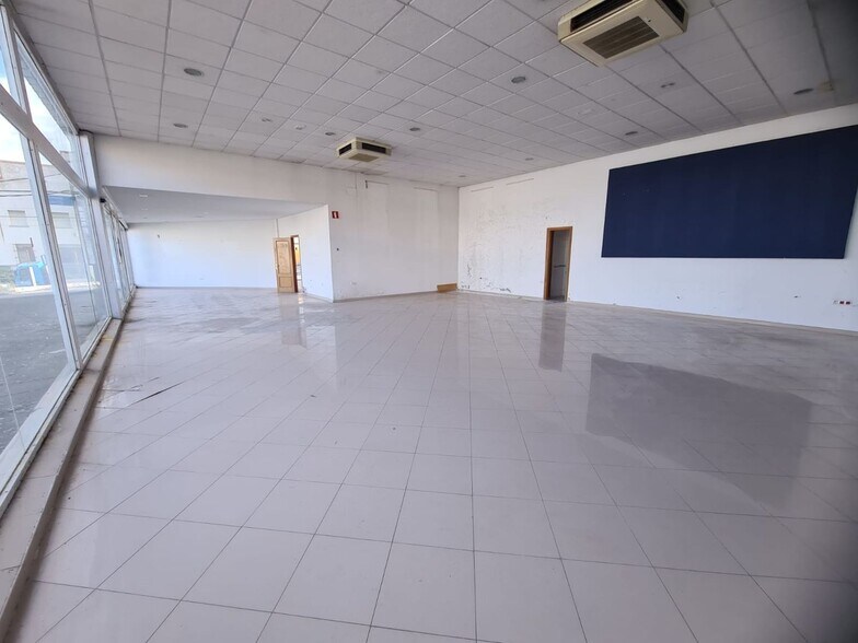 Industriel dans Segovia, Segovia à vendre - Photo du bâtiment - Image 2 de 11