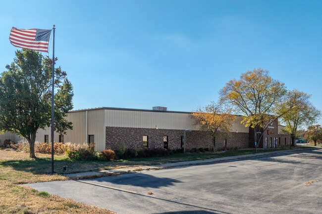 More details for 1805 Riverway Dr, Pekin, IL - Industrial for Auction