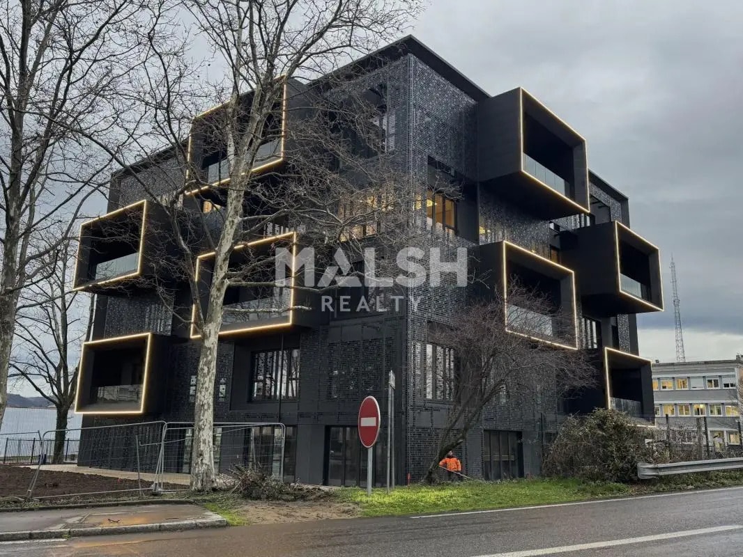 Office in Saint-Étienne for lease Building Photo- Image 1 of 15