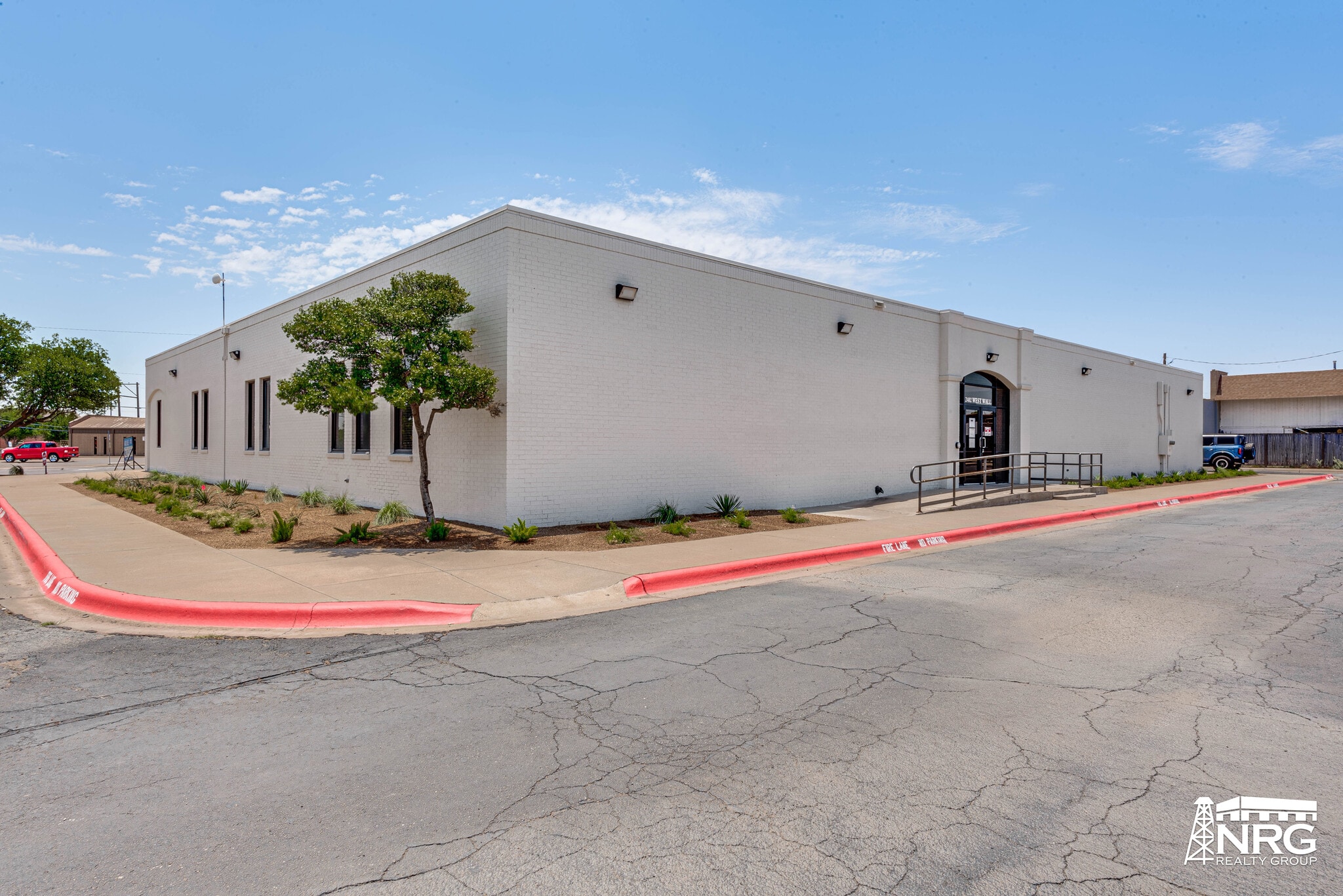 2402 W Wall St, Midland, TX for lease Building Photo- Image 1 of 9
