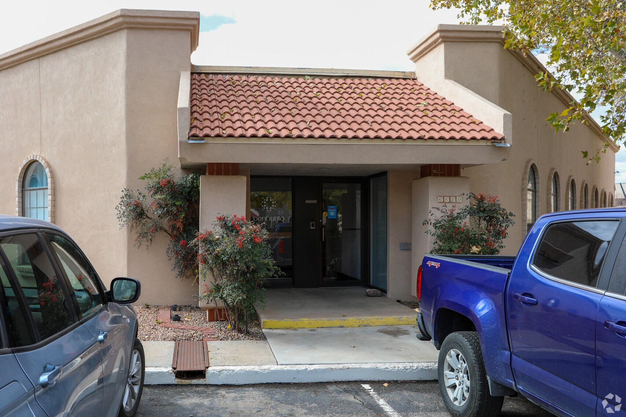 6610 Gulton Ct NE, Albuquerque, NM à louer Photo principale- Image 1 de 4