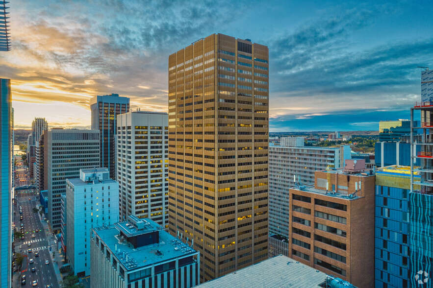 639 5th Ave SW, Calgary, AB à louer - Photo principale - Image 1 de 11