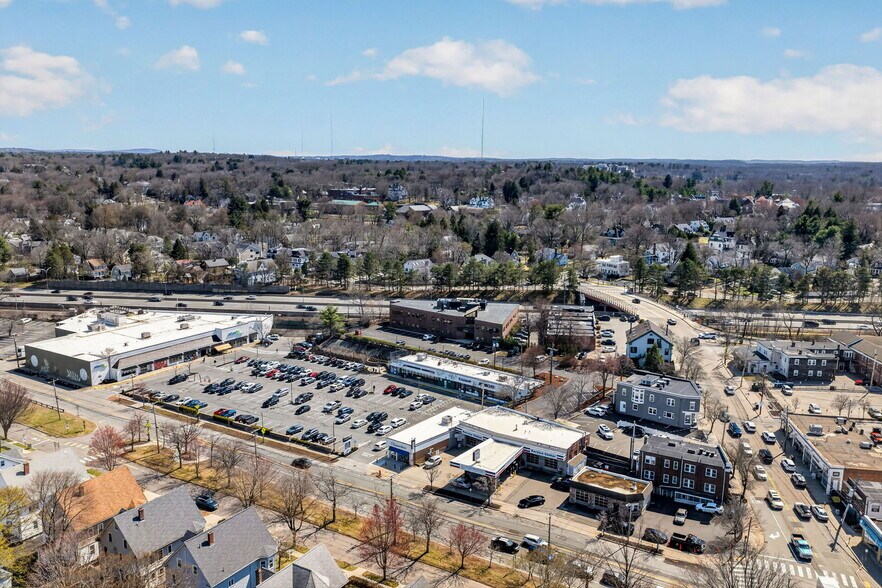 450 Lexington St, Auburndale, MA à vendre - Photo du bâtiment - Image 2 de 5