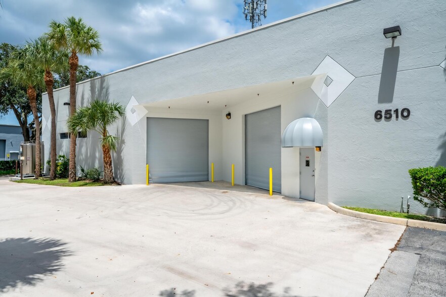 6510 W Rogers Cir, Boca Raton, FL for lease - Building Photo - Image 3 of 11