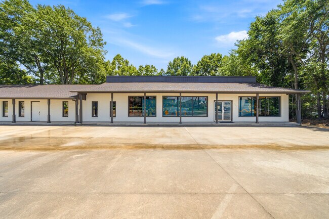 More details for 125-145 E Georgia Ave, Fayetteville, GA - Retail for Sale