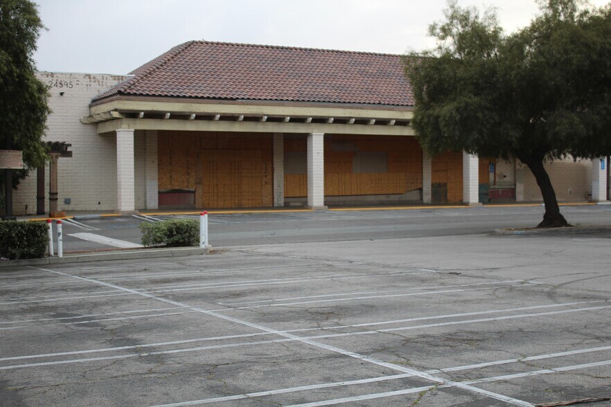 24595 Alessandro Blvd, Moreno Valley, CA à louer - Photo du bâtiment - Image 2 de 14