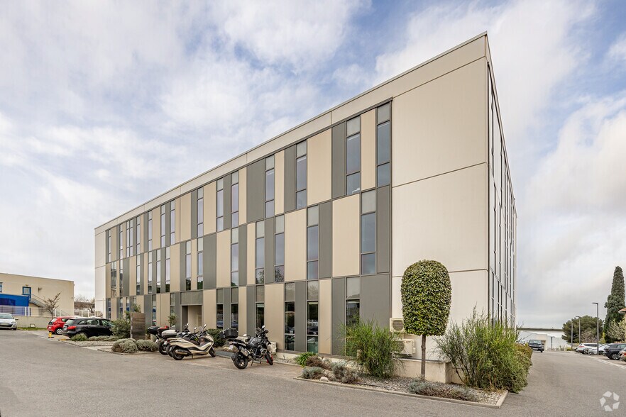 12 Rue Pascal Xavier Coste, Marseille à vendre - Photo du bâtiment - Image 2 de 18
