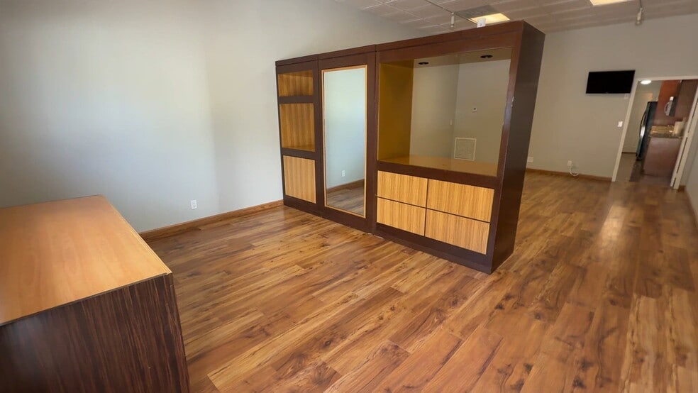 2301-2325 NW 30th St, Oakland Park, FL for lease - Commercial Listing Video - Image 2 of 15