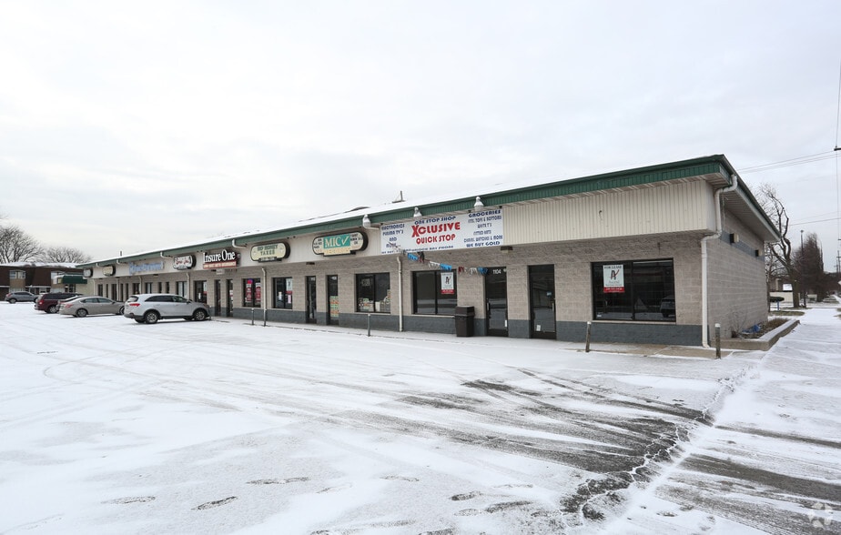 1100-1200 Broadway, Gary, IN for lease - Primary Photo - Image 2 of 5