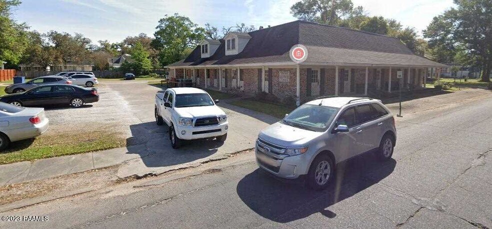 441 Charles St, New Iberia, LA à vendre - Photo du bâtiment - Image 3 de 8
