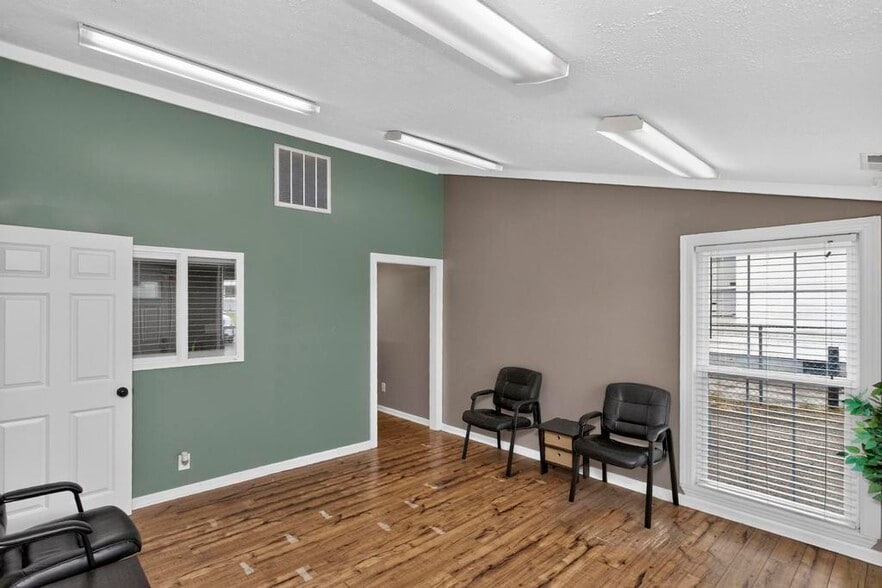 223 Connell St, Goodlettsville, TN for lease - Building Photo - Image 3 of 14