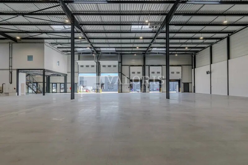 Flex in Corbas for lease - Interior Photo - Image 3 of 7