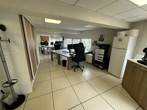 Commerce de détail dans Ivry-sur-Seine à louer Photo intérieure- Image 2 de 2