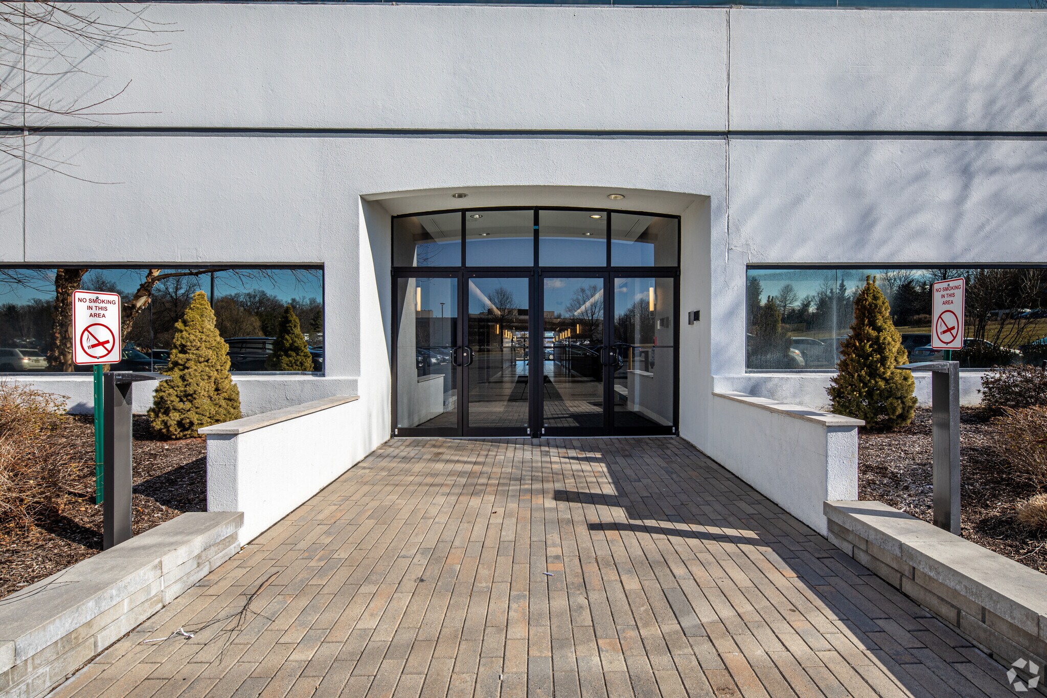 5 Becker Farm Rd, Roseland, NJ à louer Photo du bâtiment- Image 1 de 17