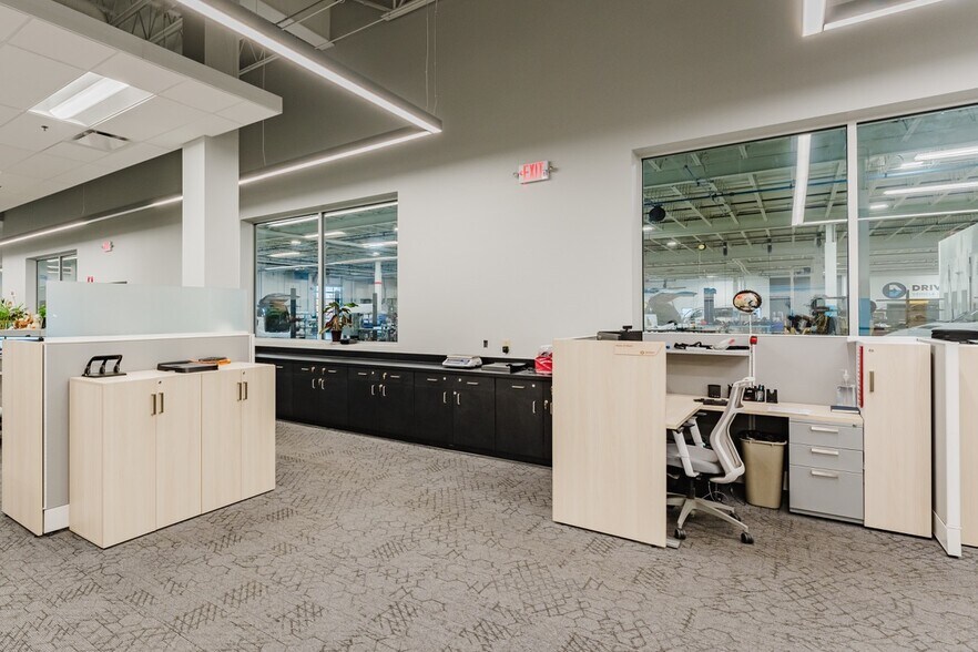 2000 Brittain Rd, Akron, OH à louer - Photo intérieure - Image 2 de 6