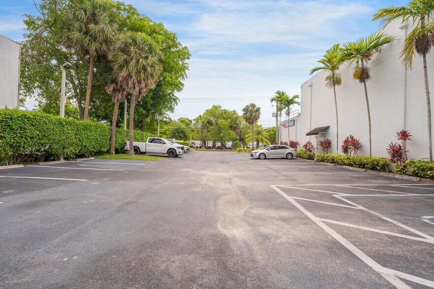 6775 NW 15th Ave, Fort Lauderdale, FL à vendre - Photo du bâtiment - Image 2 de 48