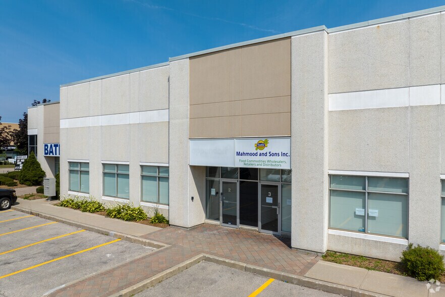 2810 Argentia Rd, Mississauga, ON à louer - Photo du bâtiment - Image 2 de 2