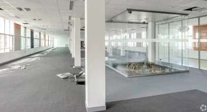 9-11 Rue Jean Mazet, Ivry-sur-Seine for lease Interior Photo- Image 2 of 4