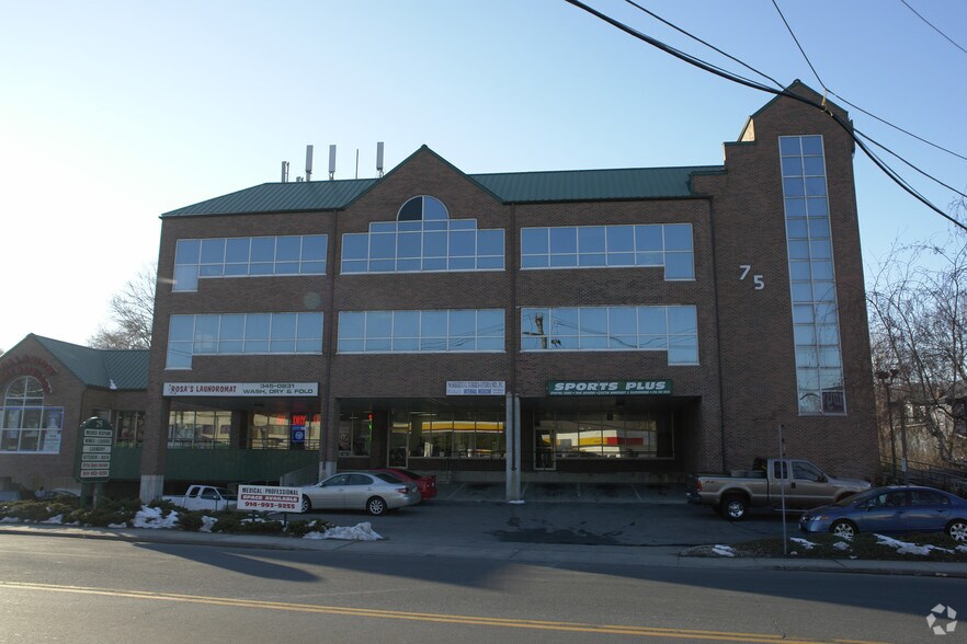 75 N Central Ave, Elmsford, NY à louer - Photo du bâtiment - Image 3 de 7