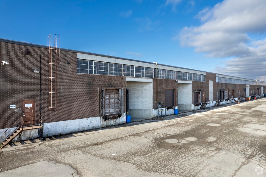 575 Bowes Rd, Concord, ON for sale - Building Photo - Image 3 of 5