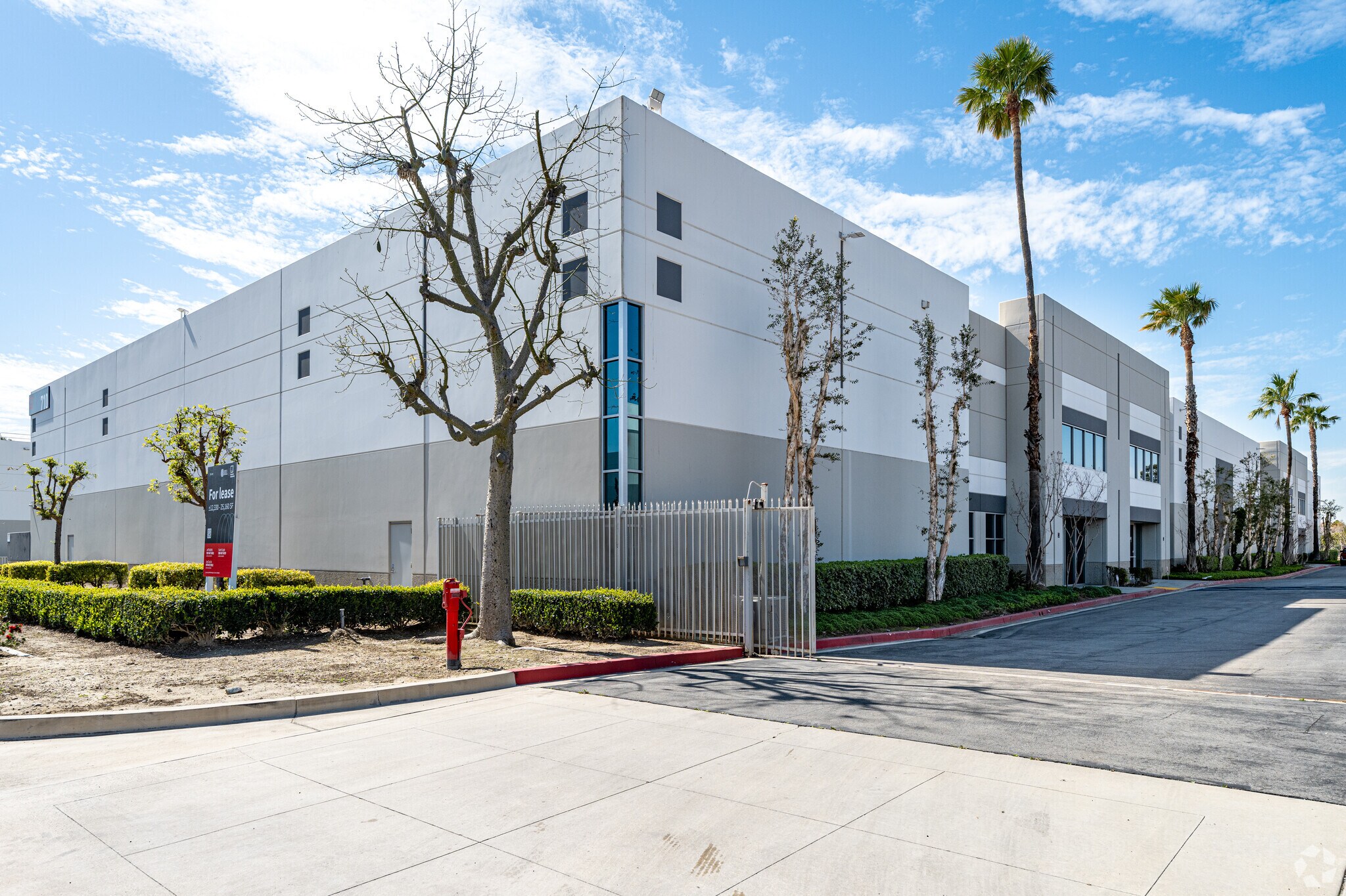 710 S Dupont Ave, Ontario, CA à vendre Photo principale- Image 1 de 1