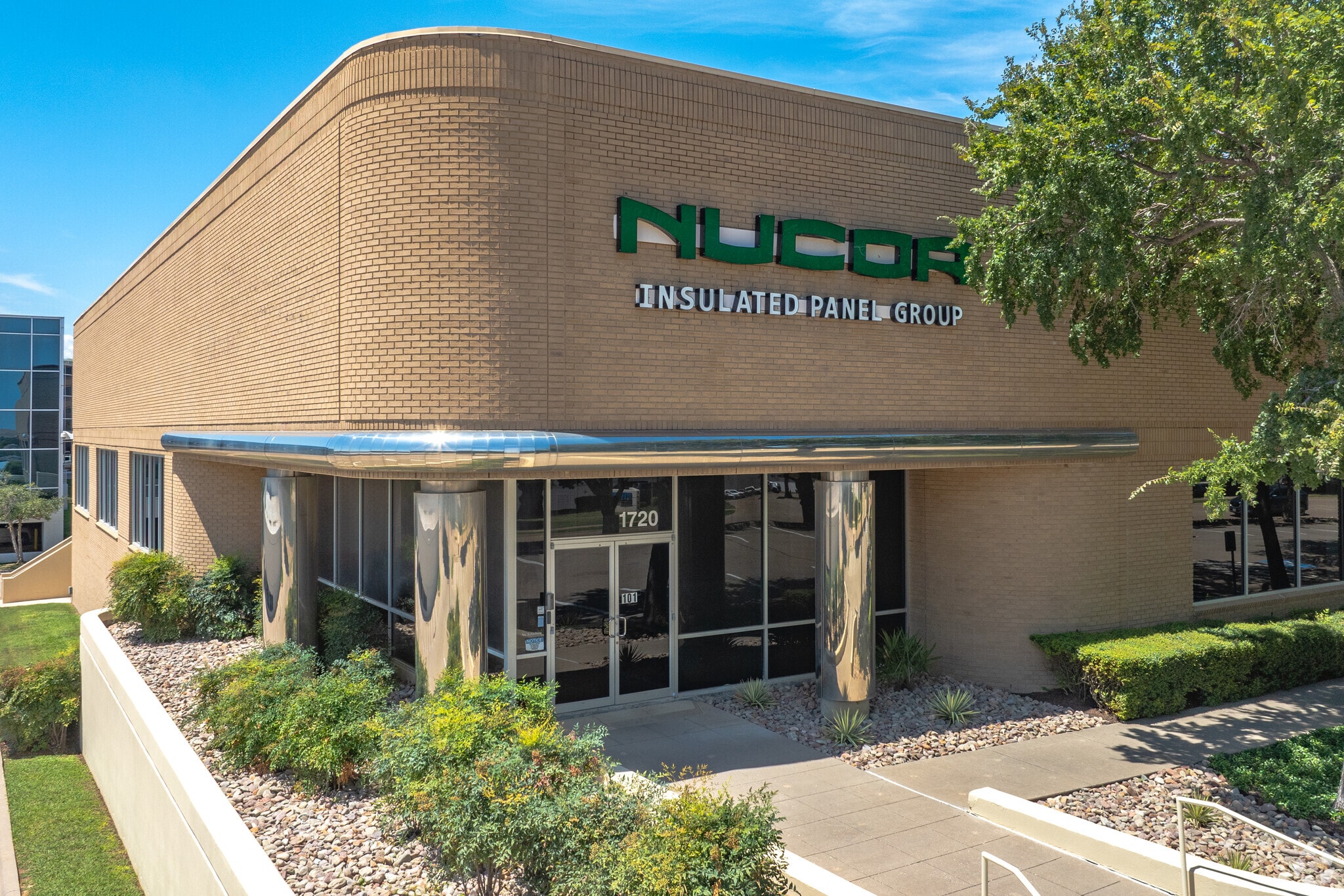 1720 Lakepointe Dr, Lewisville, TX à louer Photo principale- Image 1 de 6