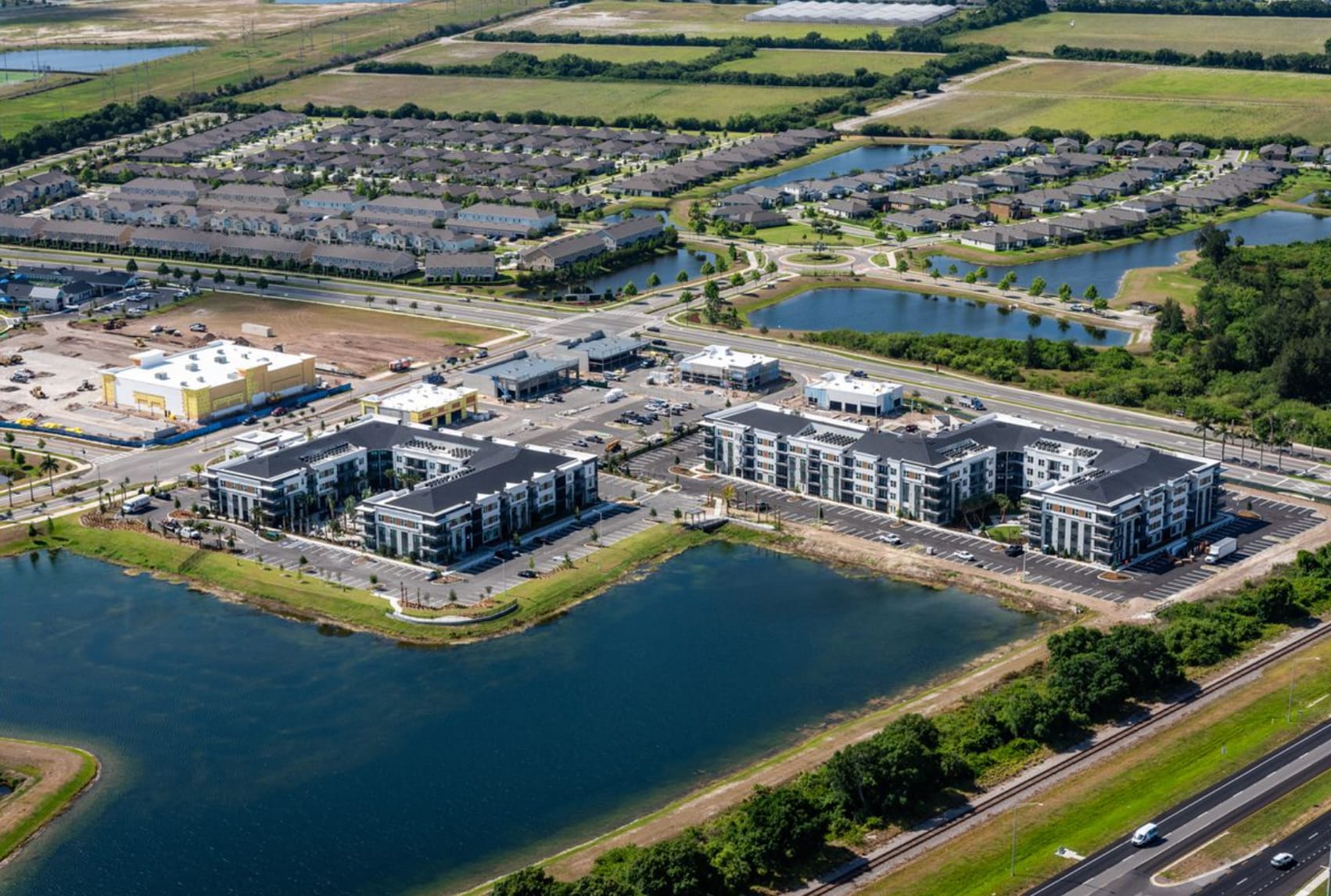 Paseo Al Mar Blvd, Apollo Beach, FL for lease Primary Photo- Image 1 of 14