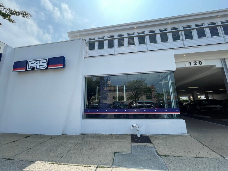 120 W Park Ave, Long Beach, NY à vendre - Photo du bâtiment - Image 2 de 12