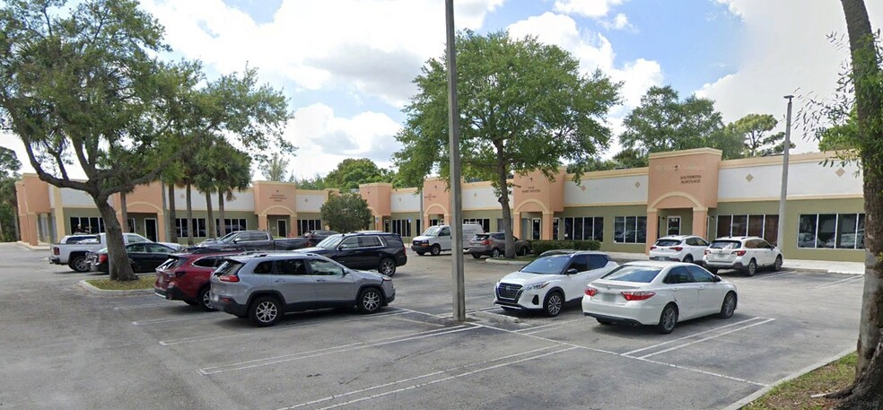 1975 Sansbury Way, West Palm Beach, FL for lease - Building Photo - Image 1 of 5