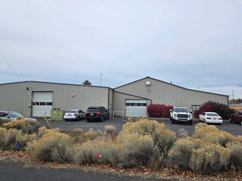 1001 SW 1st St, Redmond, OR for sale - Building Photo - Image 2 of 19