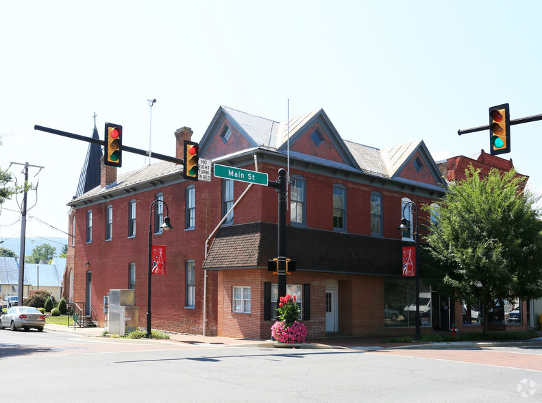 101 S Main St, Woodstock, VA à vendre - Photo principale - Image 1 de 1