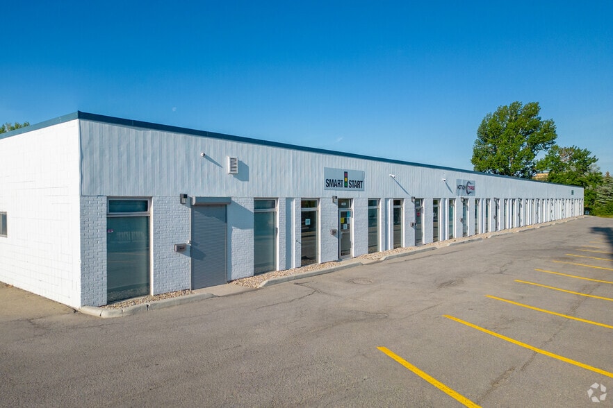 4620-4640 11 St NE, Calgary, AB à louer - Photo du bâtiment - Image 1 de 6