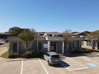 Plus de détails pour 400 S Carroll Blvd, Denton, TX - Bureau à louer