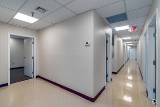 6388 Silver Star Rd, Orlando, FL à louer Photo intérieure- Image 2 de 6