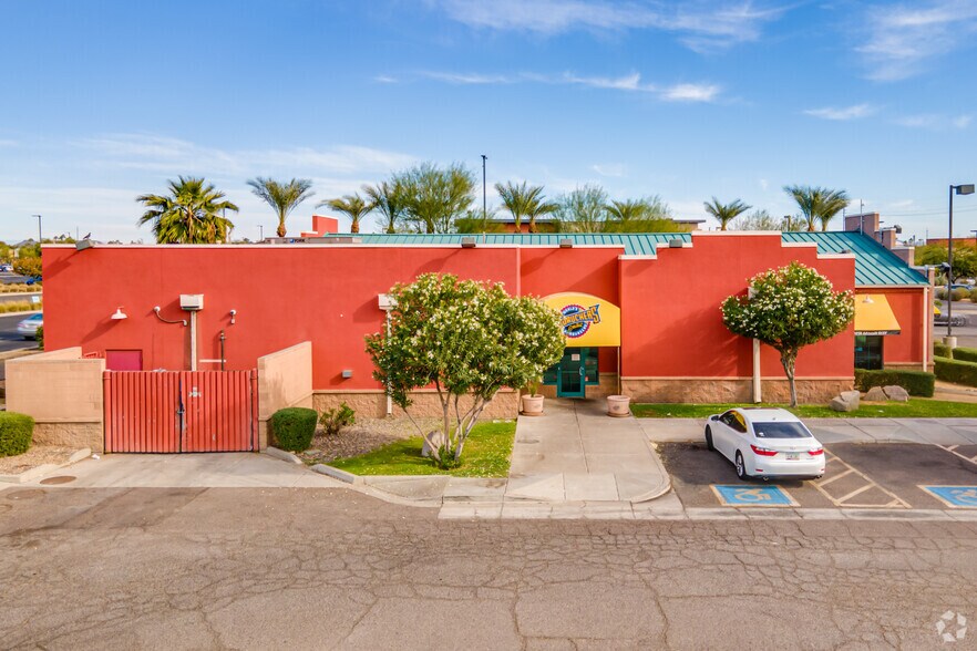 7704 W Bell Rd, Glendale, AZ à louer - Photo du bâtiment - Image 2 de 6