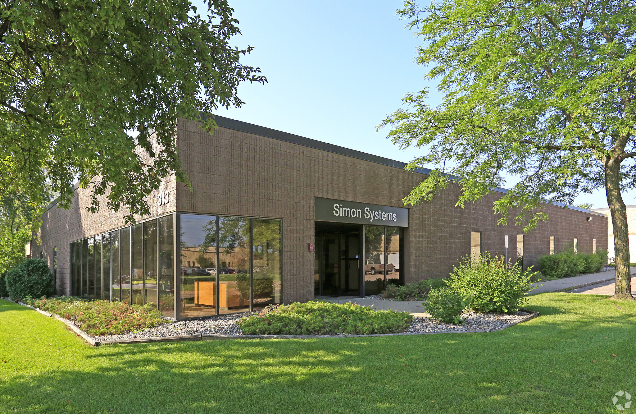 313 Lake Hazeltine Dr, Chaska, MN for lease Building Photo- Image 1 of 28