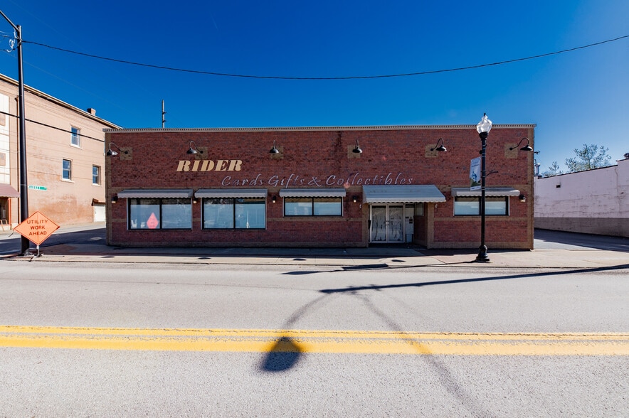 Merchant Street Portfolio portfolio of 2 properties for sale on LoopNet.ca - Building Photo - Image 3 of 24