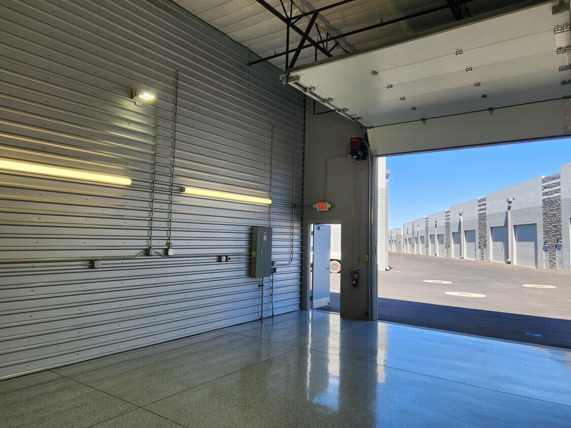 31606 N Cave Creek Rd, Cave Creek, AZ 85331 - Unité F-103 - - Photo intérieure - Image 2 of 4