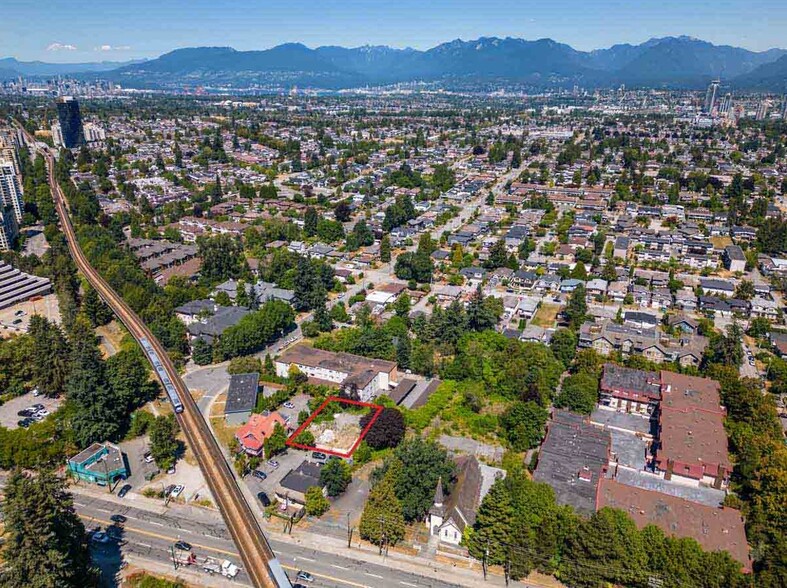 3845 Kingsway, Burnaby, BC for lease - Building Photo - Image 1 of 1