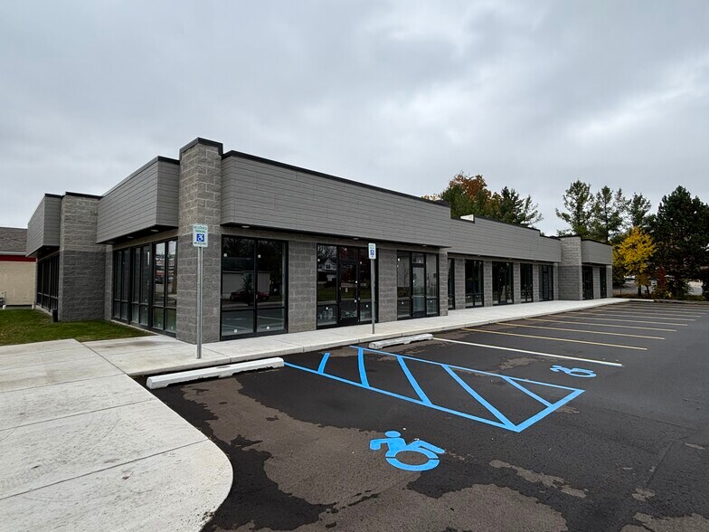4233-4239 W Saginaw Hwy, Lansing, MI for lease - Building Photo - Image 2 of 7