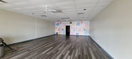 808-908 W Maple St, Hartville, OH for lease Building Photo- Image 1 of 5