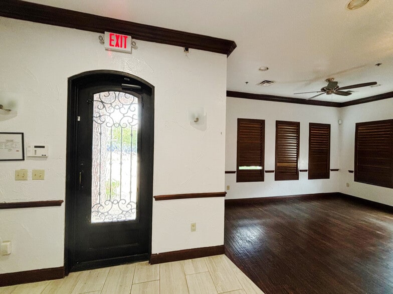 6814 Lebanon Rd, Frisco, TX for lease - Interior Photo - Image 2 of 36