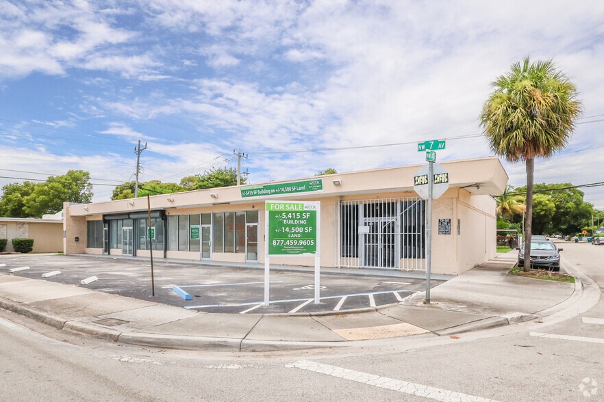 4848-4860 NW 7th Ave, Miami, FL à louer - Photo du bâtiment - Image 3 de 4