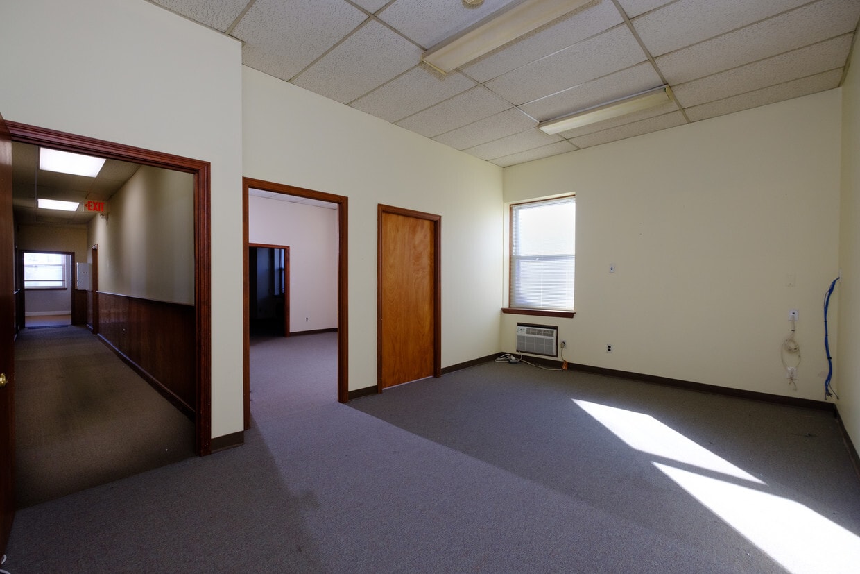 397-399 Main St, Medford, MA for lease Interior Photo- Image 1 of 2
