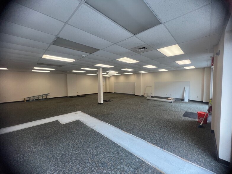 55-57 Hatchetts Hill Rd, Old Lyme, CT à louer - Photo du bâtiment - Image 2 de 12