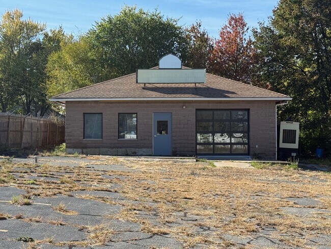 Plus de détails pour 69 Newland St, Malden, MA - Commerce de détail à vendre
